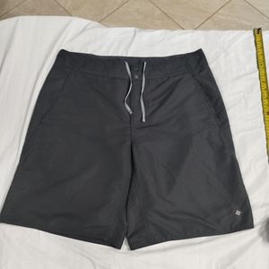 Columbia Omni shade shorts 38